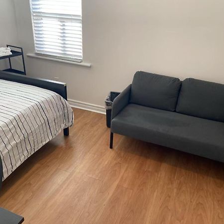 Double Room With Shared Bathroom 536B Toronto Exteriör bild
